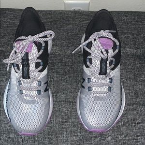 New Balance Black Gray Athletic Shoes Breathable Mesh Design